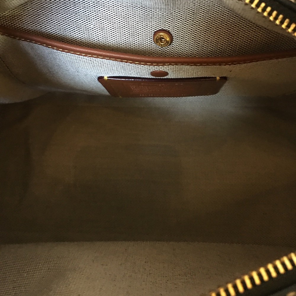 Stunning Coach Exotic Detailed Mason Color - Picture 14 of 16